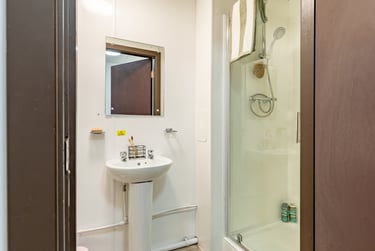 Silver En Suite City View at MyPad Paisley, 26 Gilmour Street, City Centre, Paisley, PA11EQ - Image 9